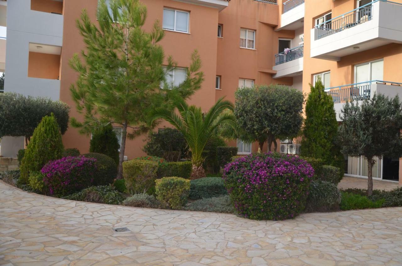 Iris Village Πάφος Εξωτερικό φωτογραφία